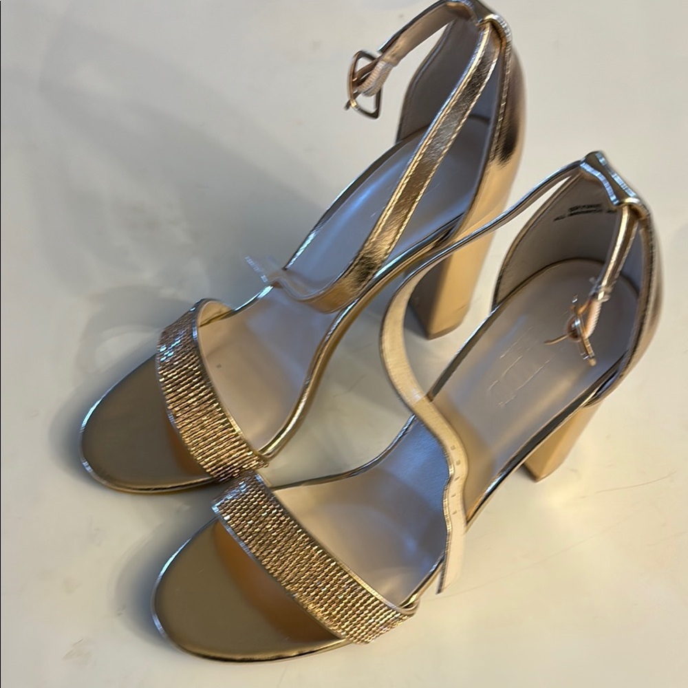 David’s Bridal Elegant Gold Women's 4” Block Heels Size 8